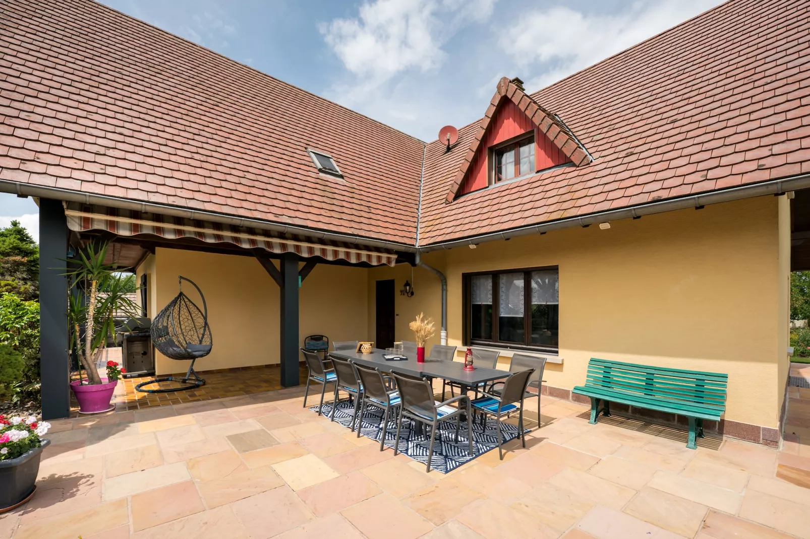 Au Cheval Blanc-Terrasse/Balkon
