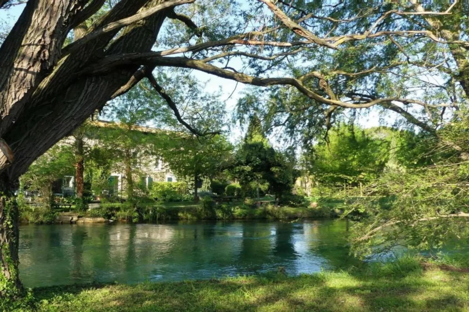 L'oustau de Sorgue 1-Areas within 20km in summer
