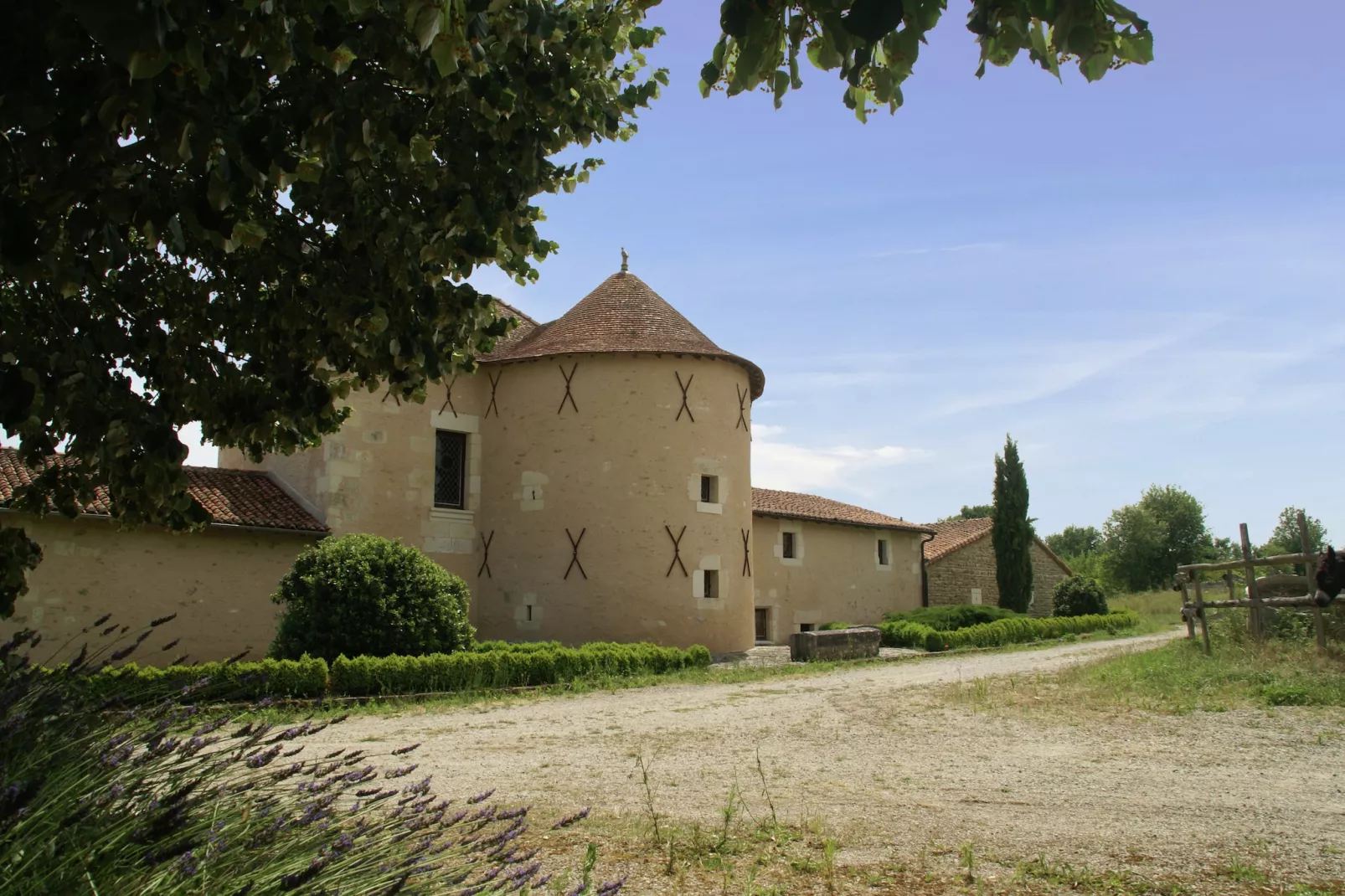 Manoir avec piscine privée-Außenbereich Sommer