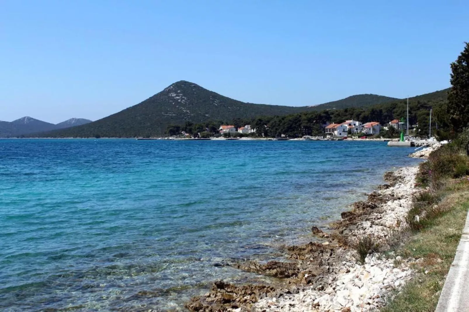 Corto Maltese-Areas within 1km in summer