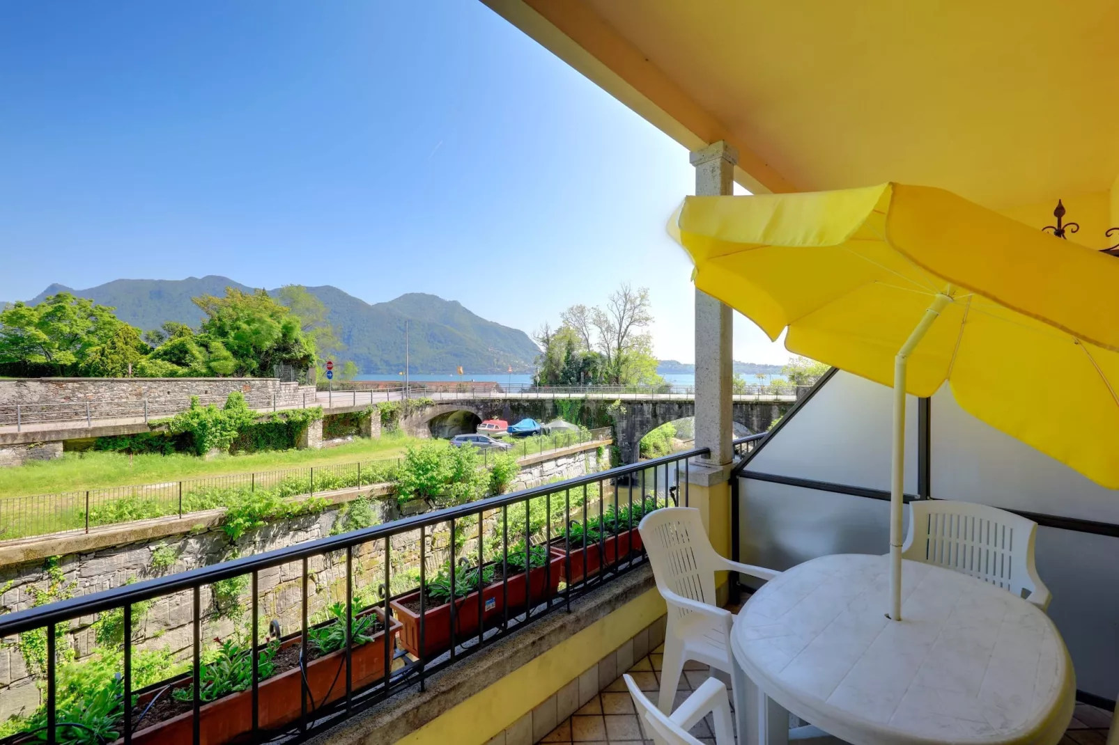 Residence Zust, Verbania Intra-Bilo-Terrasse/Balkon