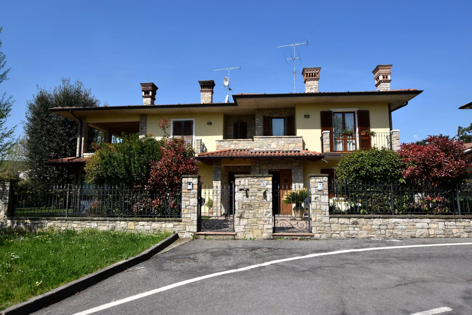 Franciacorta-Exterior in summer