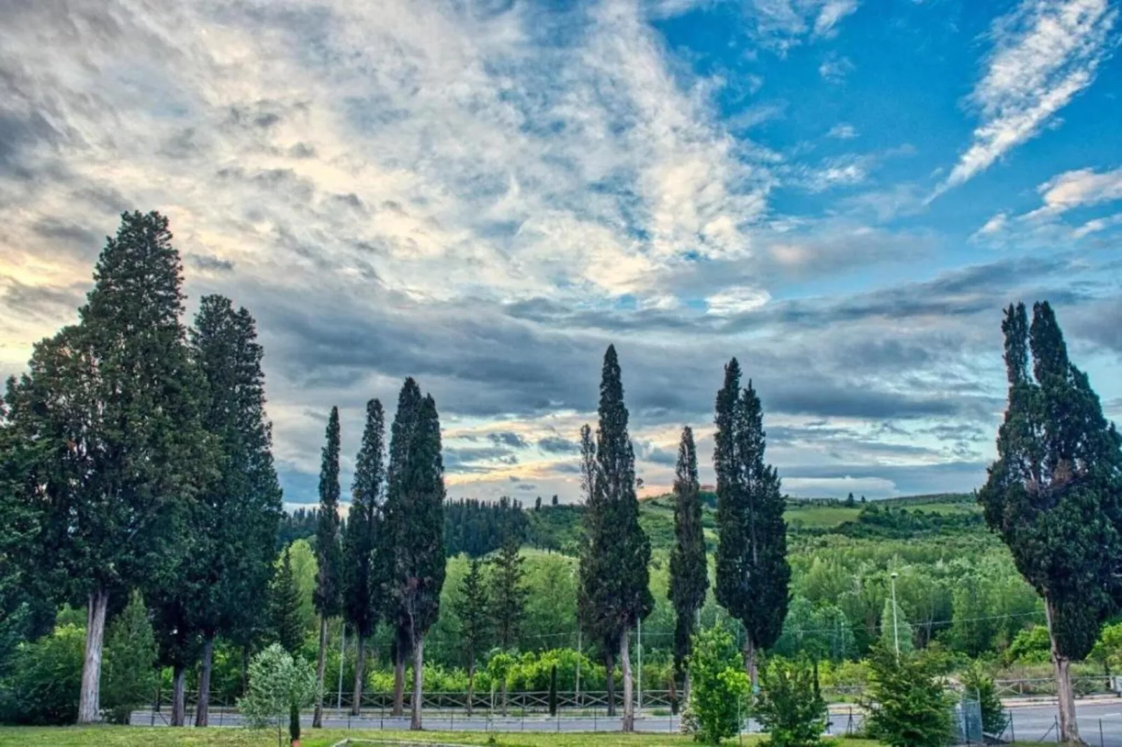Lago-Areas within 20km in summer