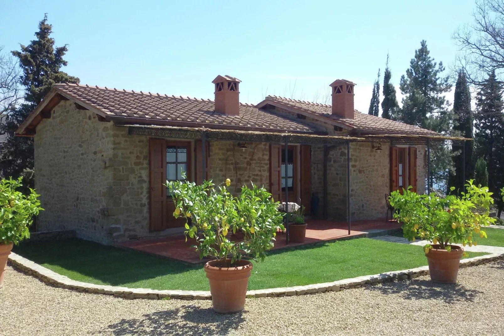 Glici-Exterior in summer