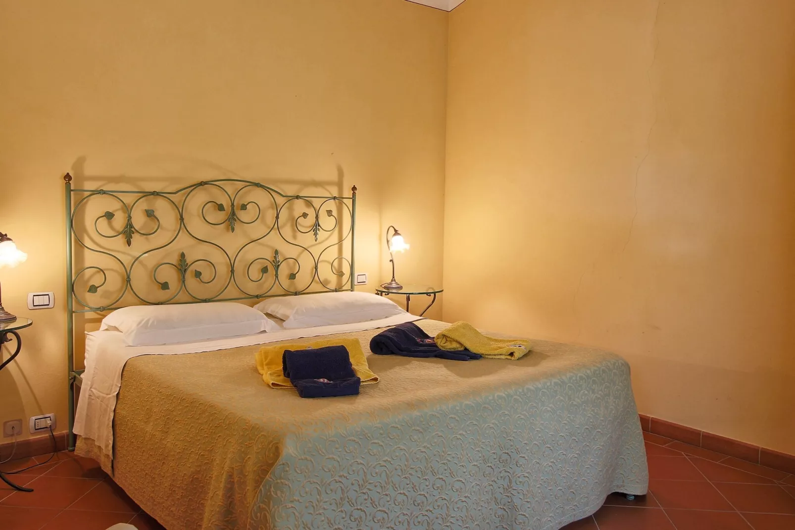 Cottage-Bedroom