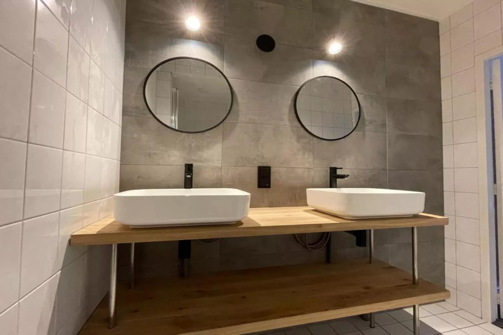 Vitamine Zee-Bathroom