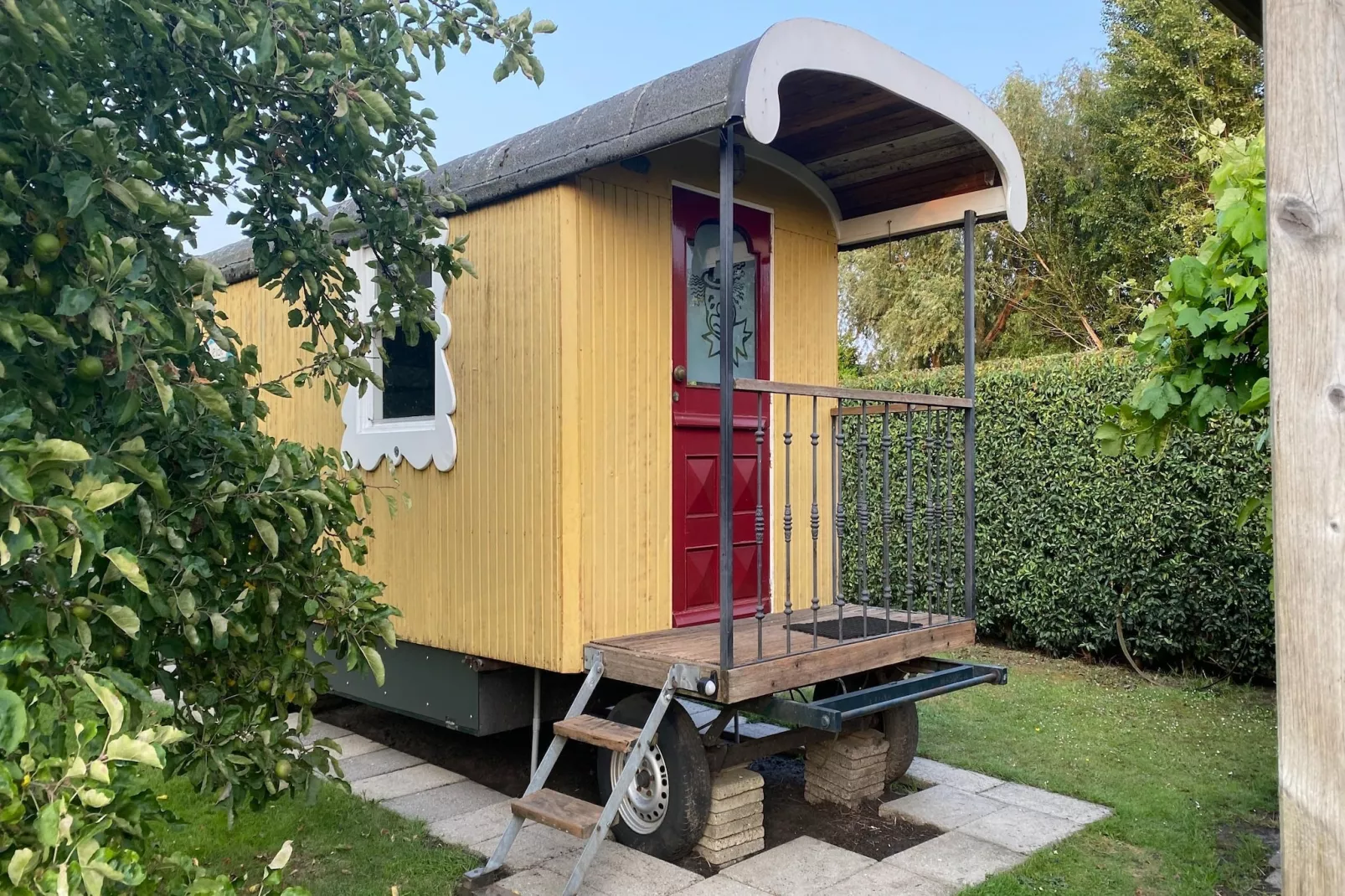 Pipowagen de Weideblick-Terrace balcony