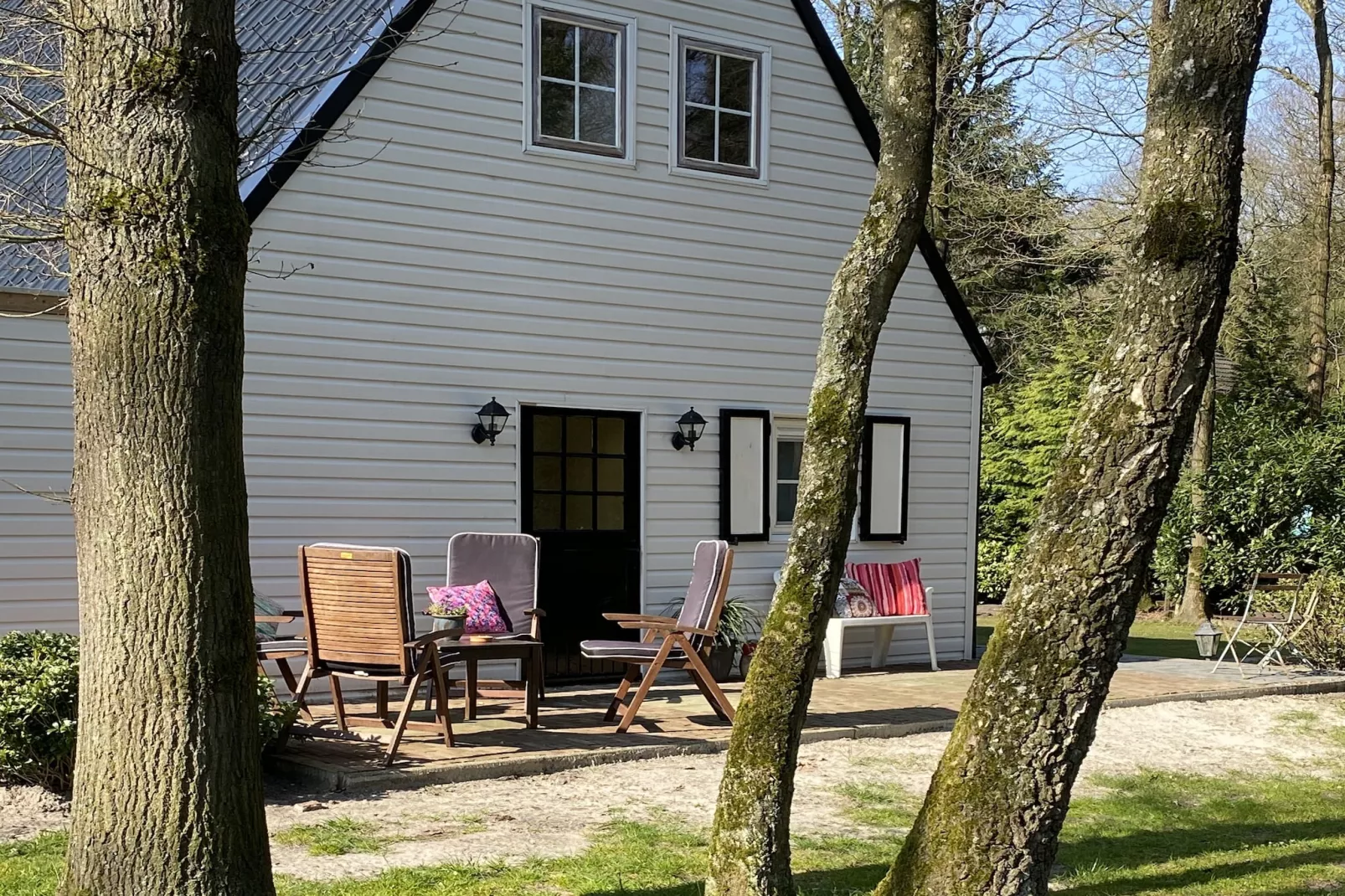 Botterlodge-Exterior in summer