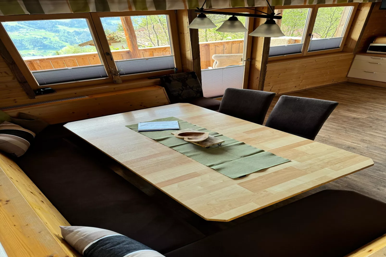 Vogalnest-Dining room