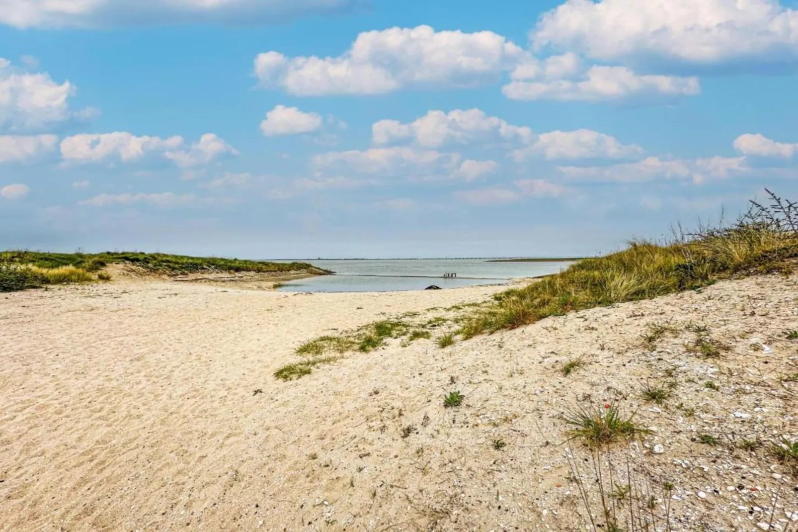 Charming Beveland met jacuzzi en buitensauna-Areas within 1km in summer
