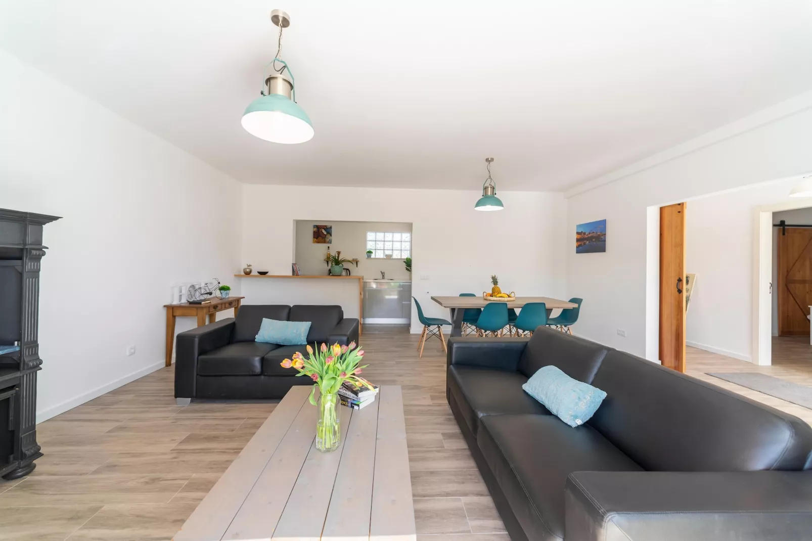 Tulipa-Living room