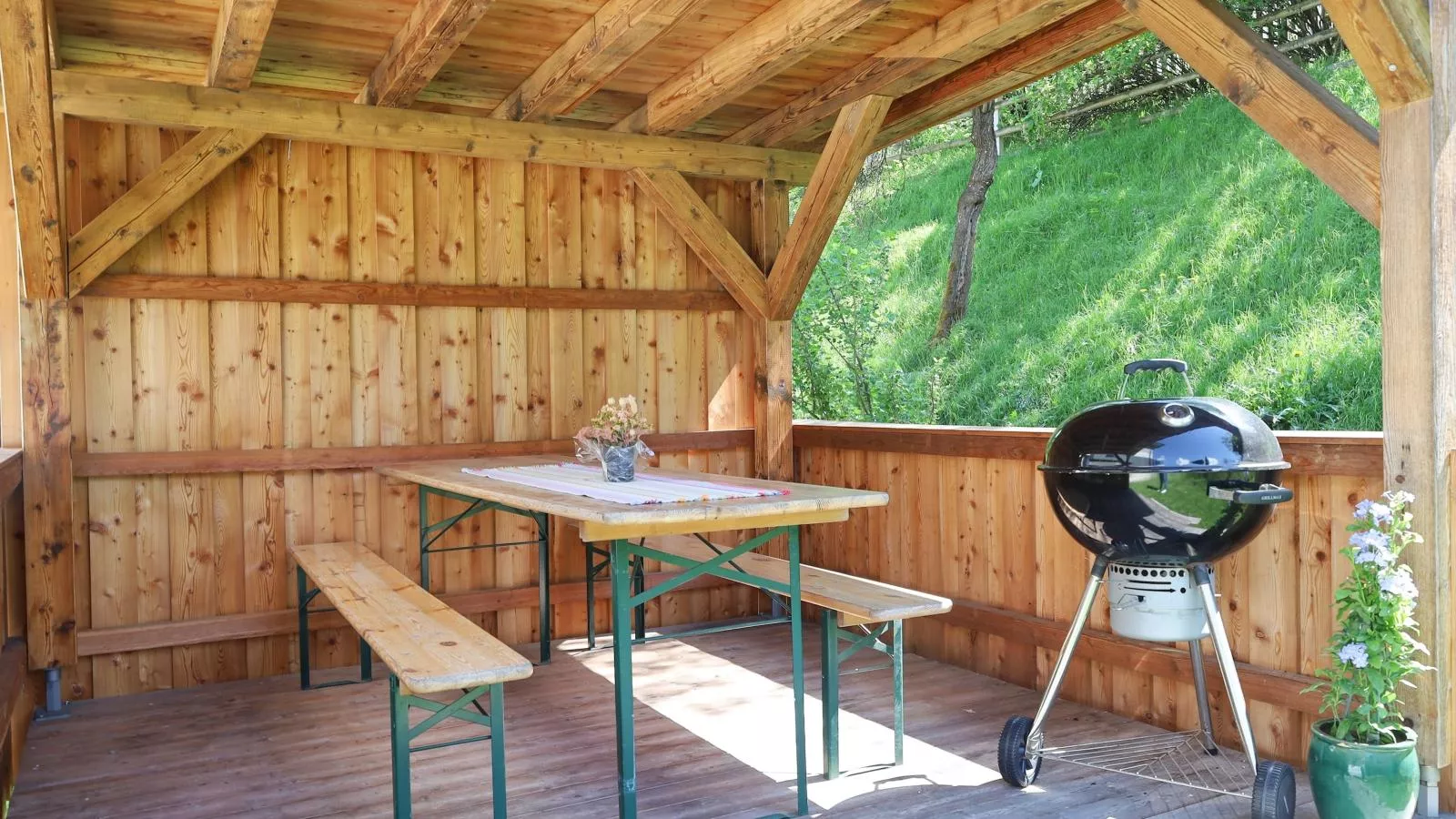 Tirola Bude Resi Schorsch Top 1-2-Garten Sommer