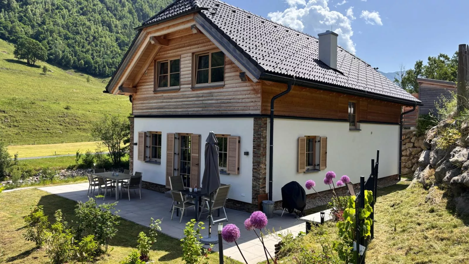 Haus Hestia-Exterior in summer
