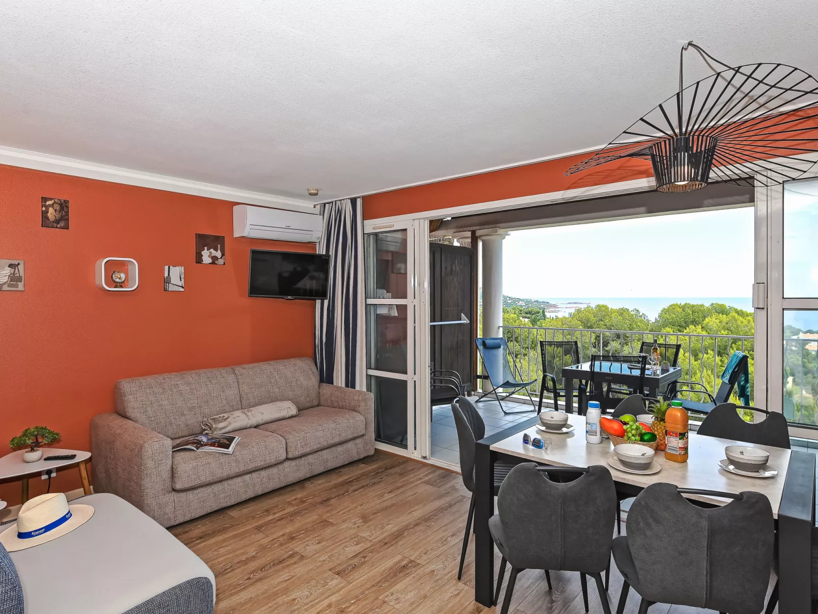 Le Hameau (M4 333)-Dedans