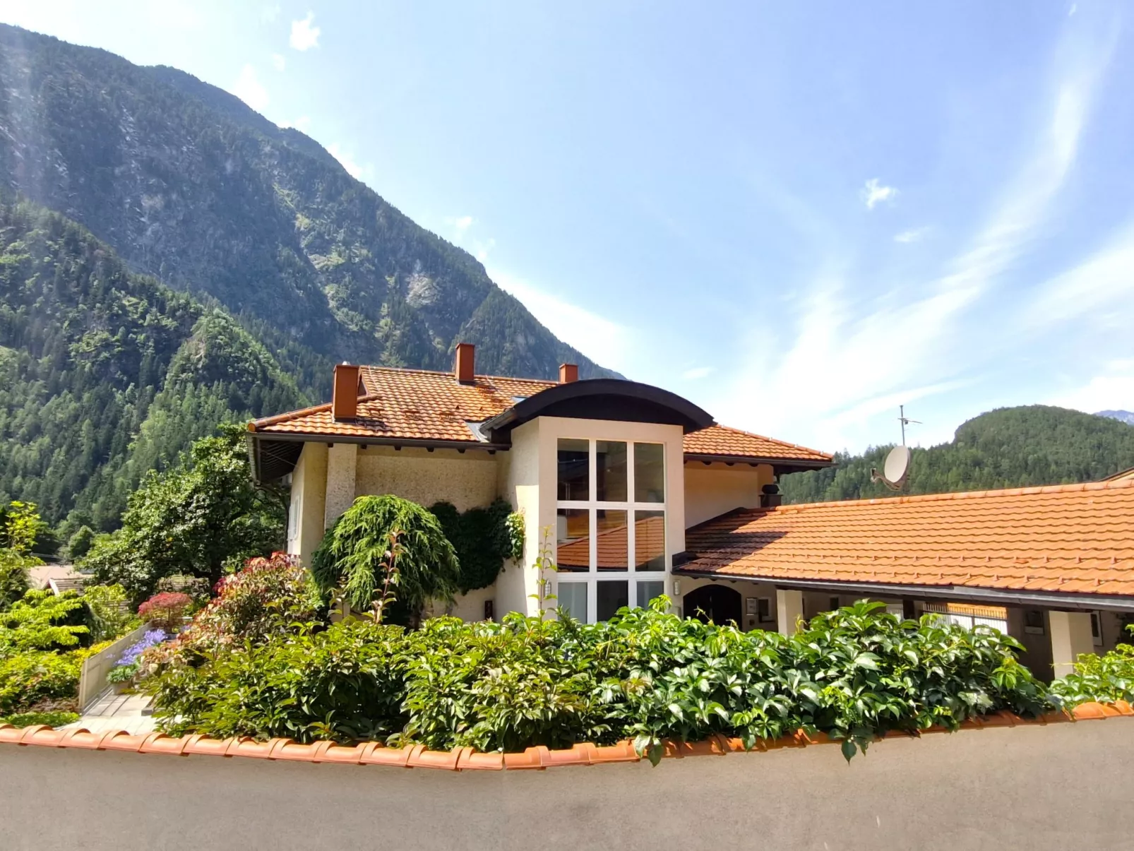 Casa Hubertus-Outside