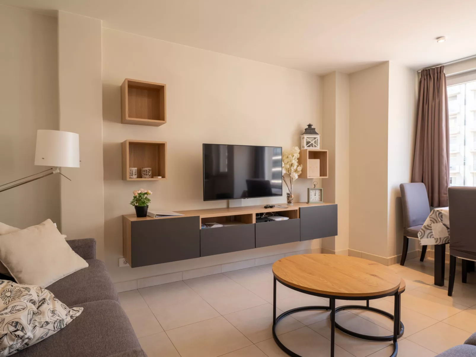 Ruzette beach with parking-Inside