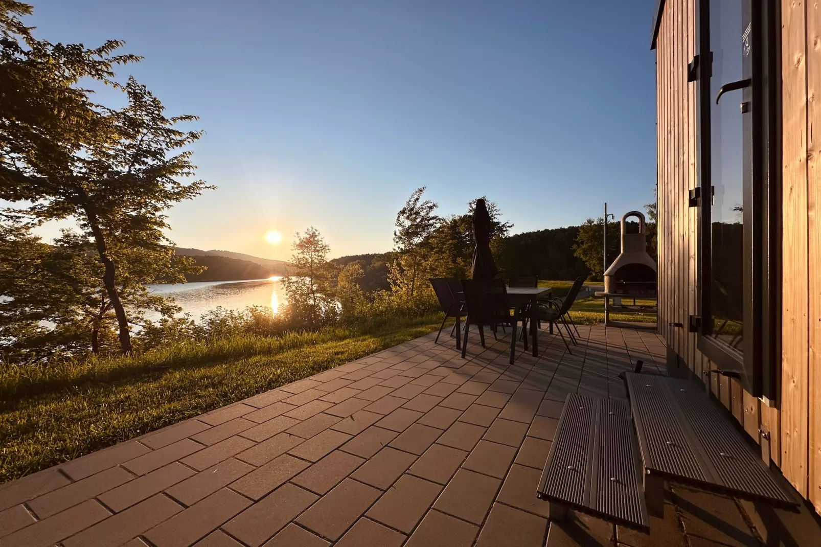 FERIENDORF SEEBLICK - Tiny Chalet am Eixendorfer See-Exterior in summer
