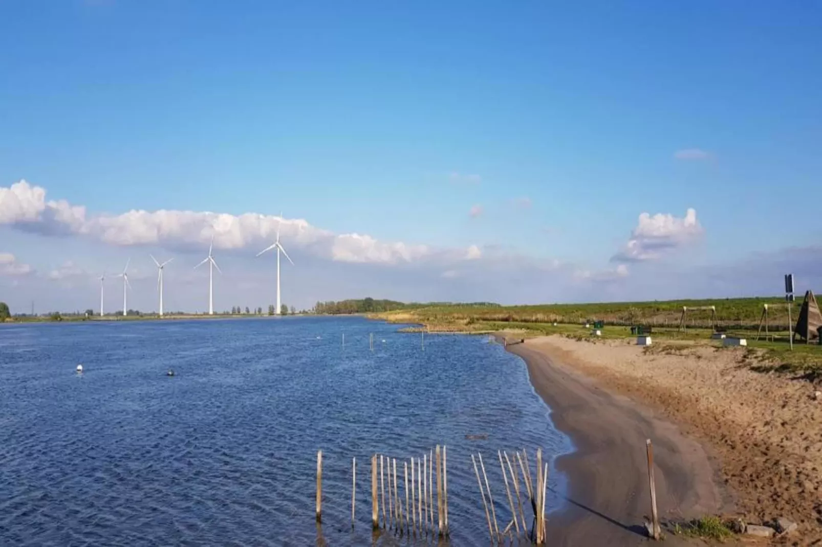 Strandloper 129-Areas within 20km in summer