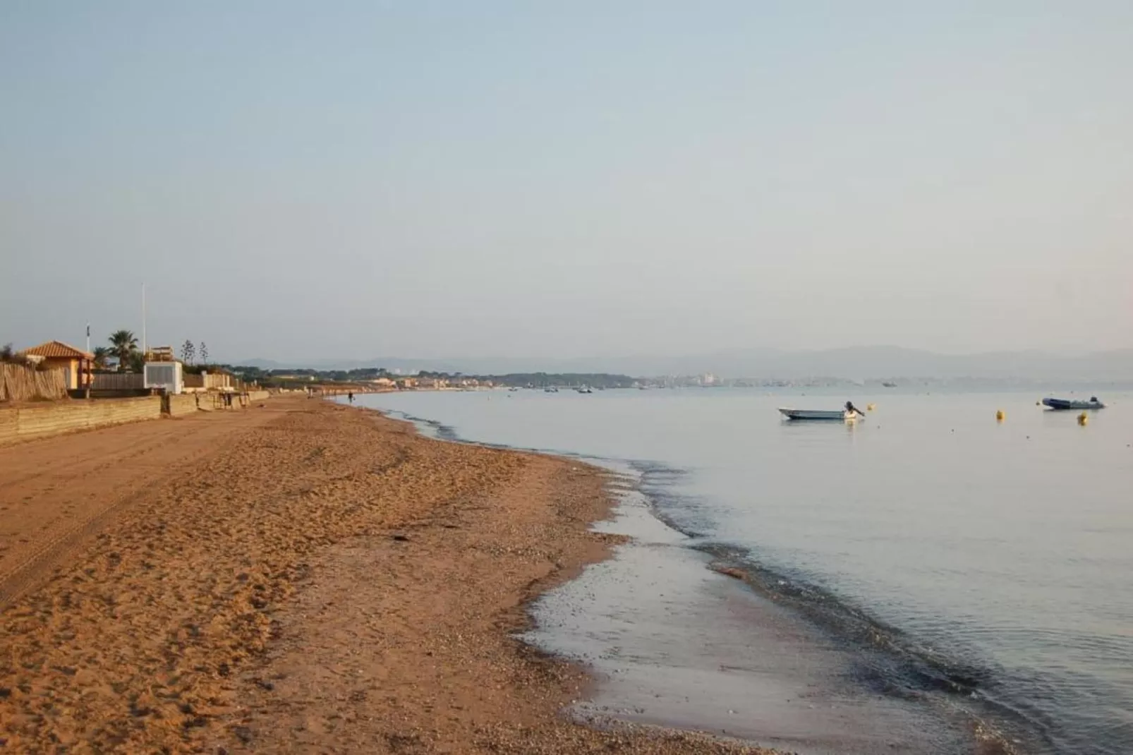 Le Riviera 1-Areas within 5km in summer