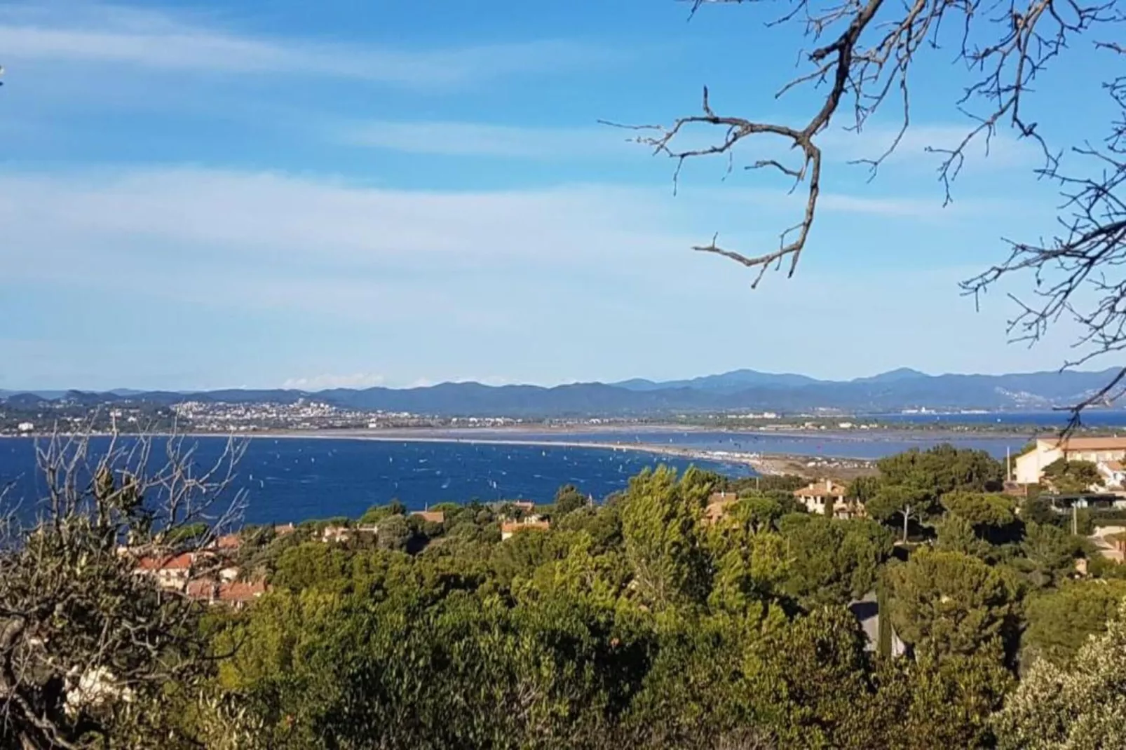 Le Riviera 3-Areas within 5km in summer
