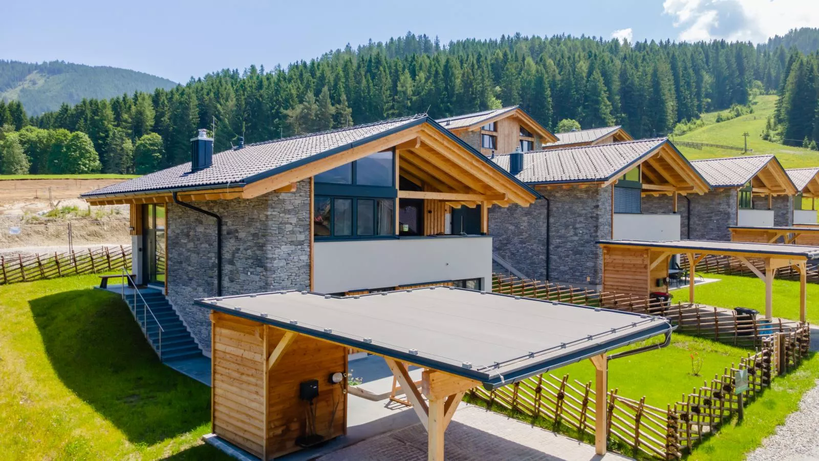 Grebenzen Lodge 53-Exterior in summer