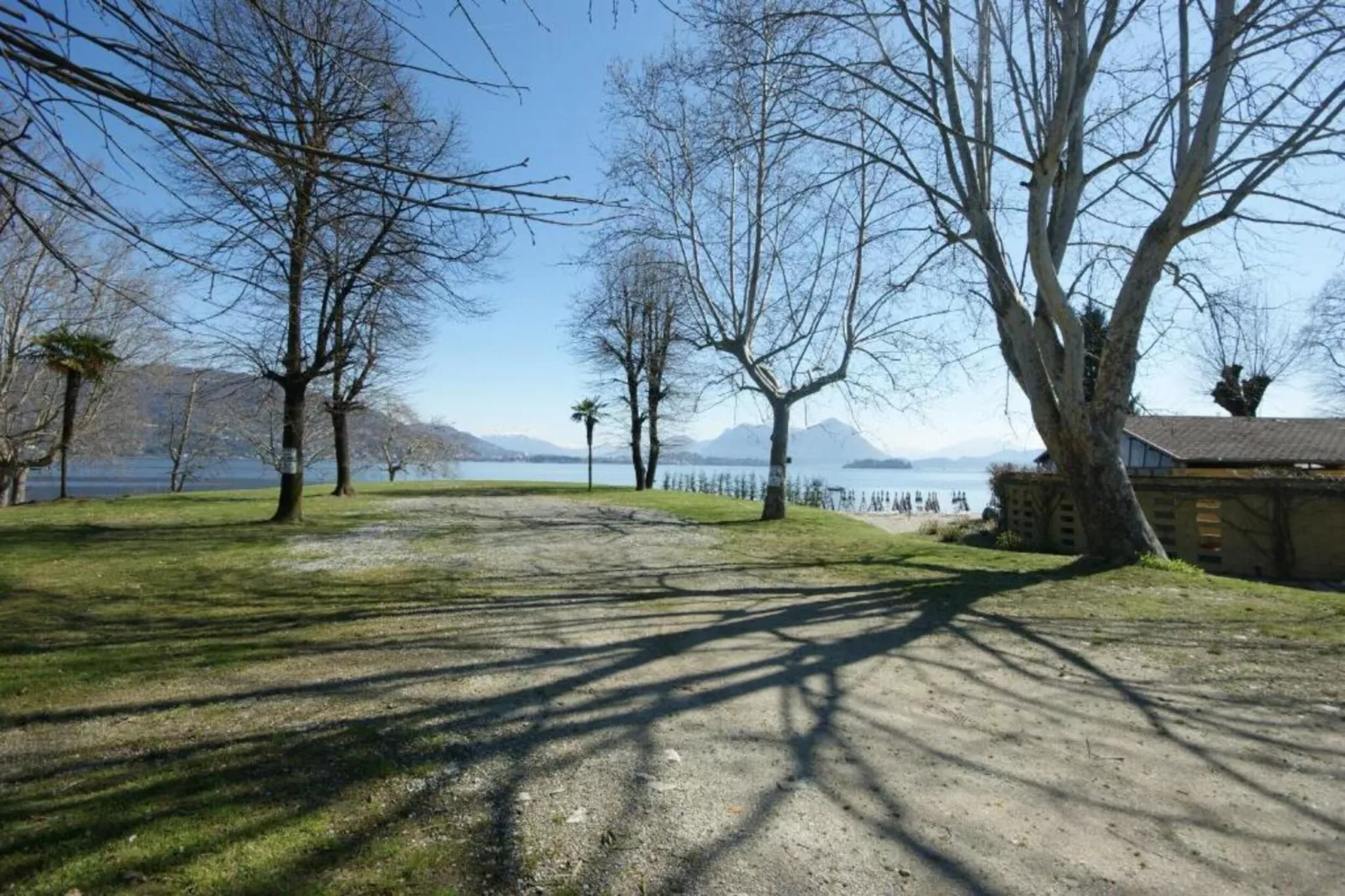 Aurora Vistalago-Areas within 20km in summer