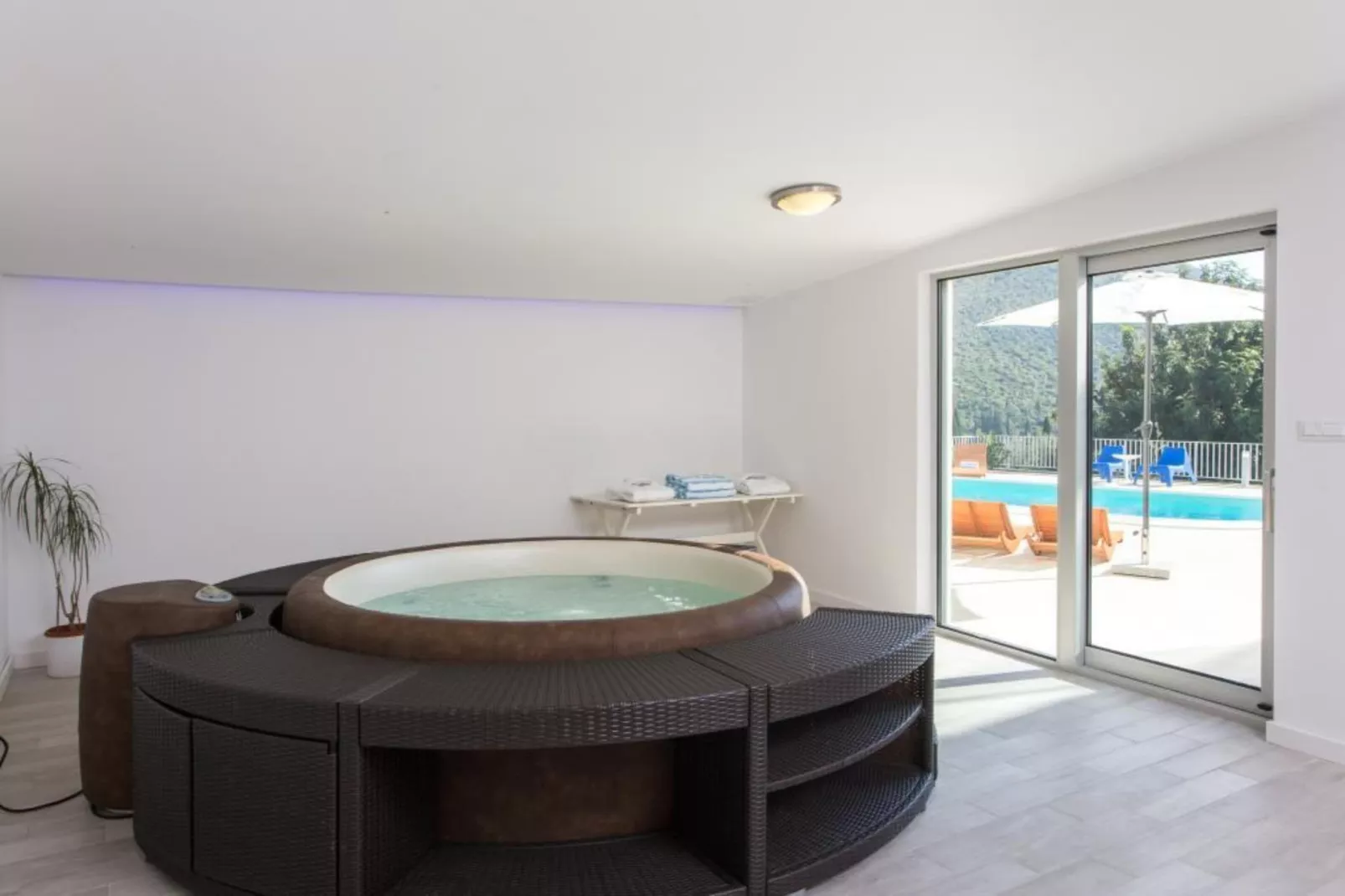 Villa Dupcic - Five-Bedroom Villa with Private Pool and Sea View-Piscine