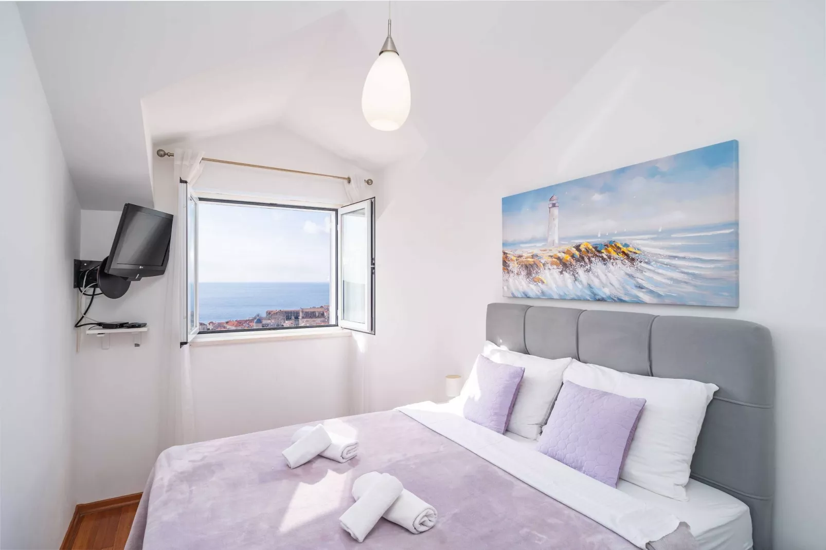 Apartments Isabora - Comfort Three-Bedroom Apartment with Balcony and Sea View (Second Floor)