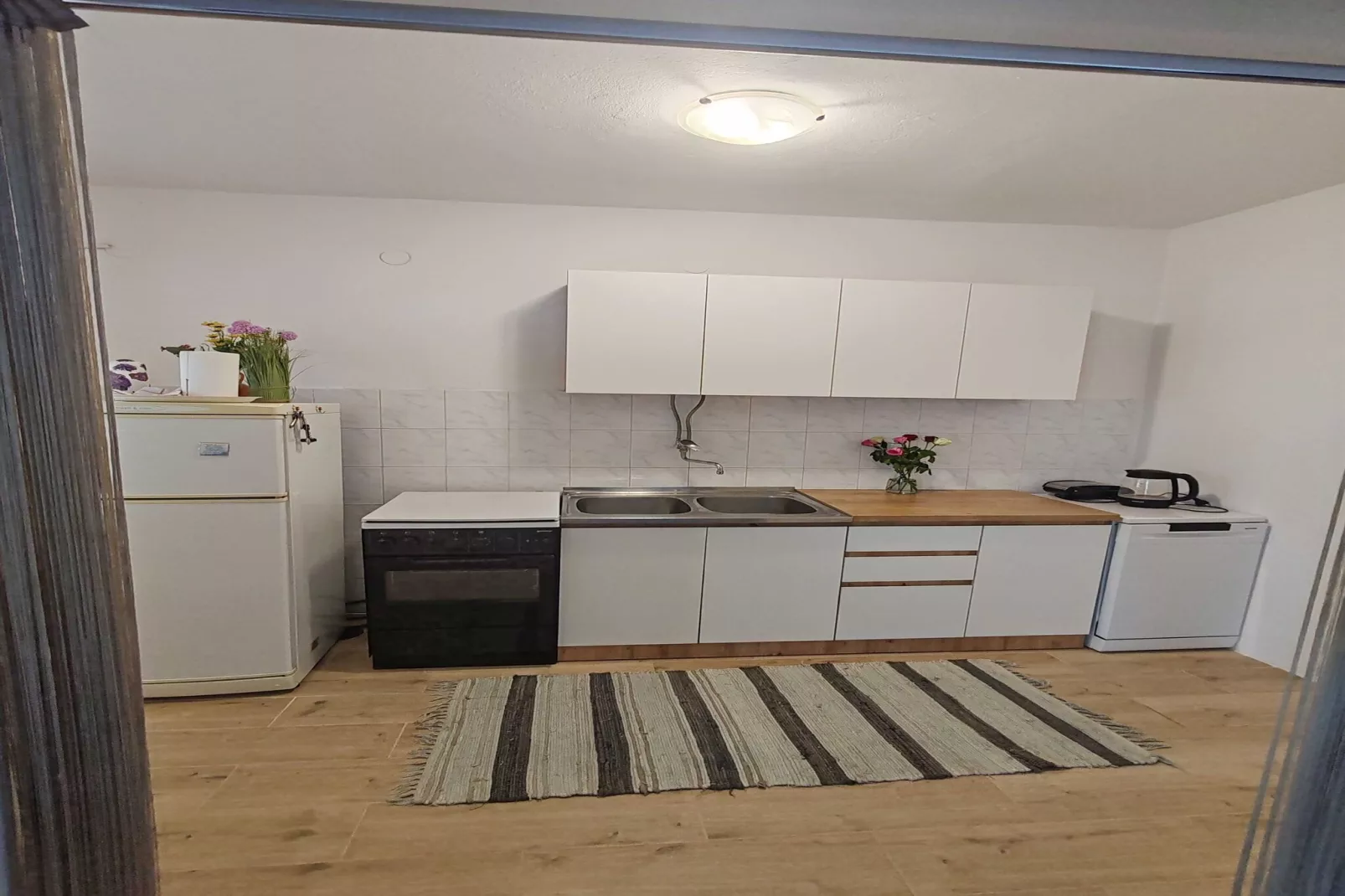 Apartment Angelina - Three Bedroom Apartment with Balcony and Sea View-Kitchen