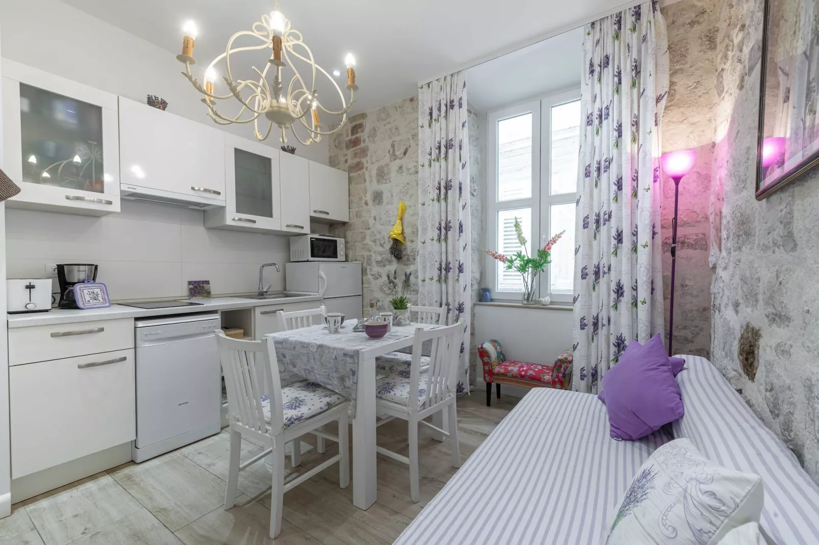 L & L Old Town Apartments - One bedroom Apartment (Lavander)