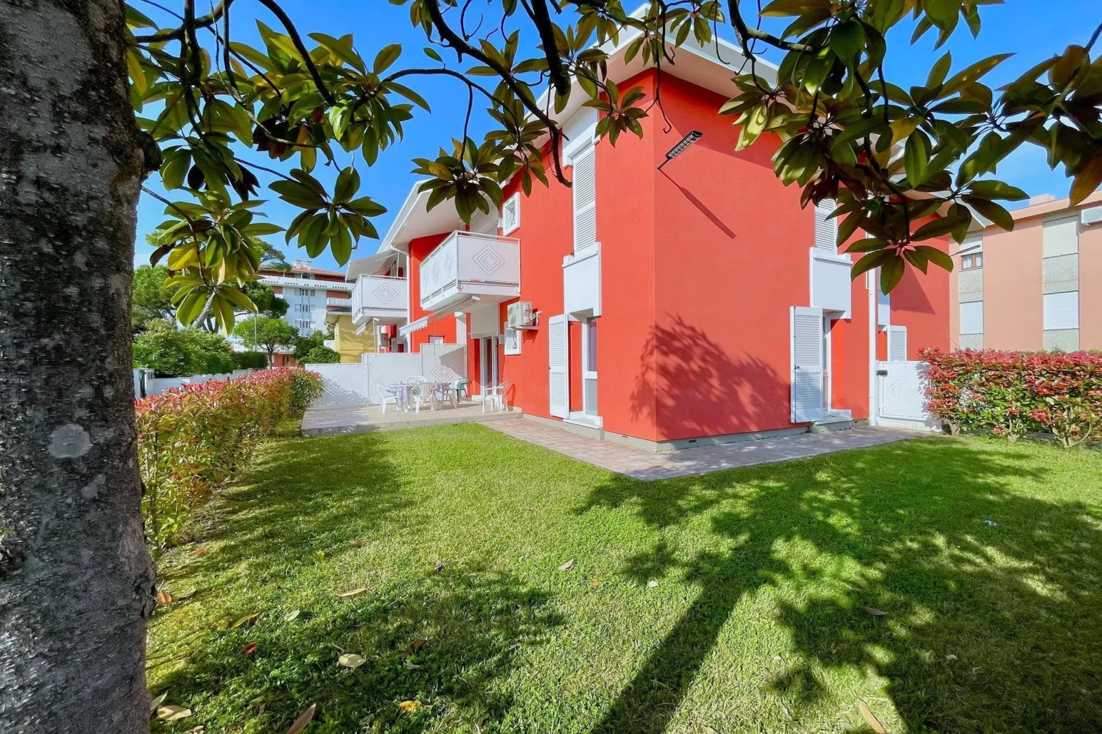 Pleiadi PT-Exterior in summer