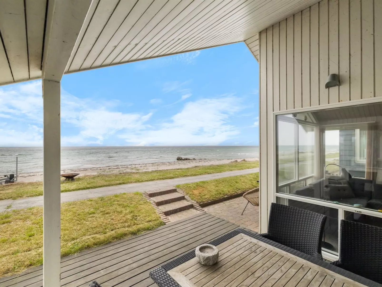 "Aswith" - 5m from the sea-Outside