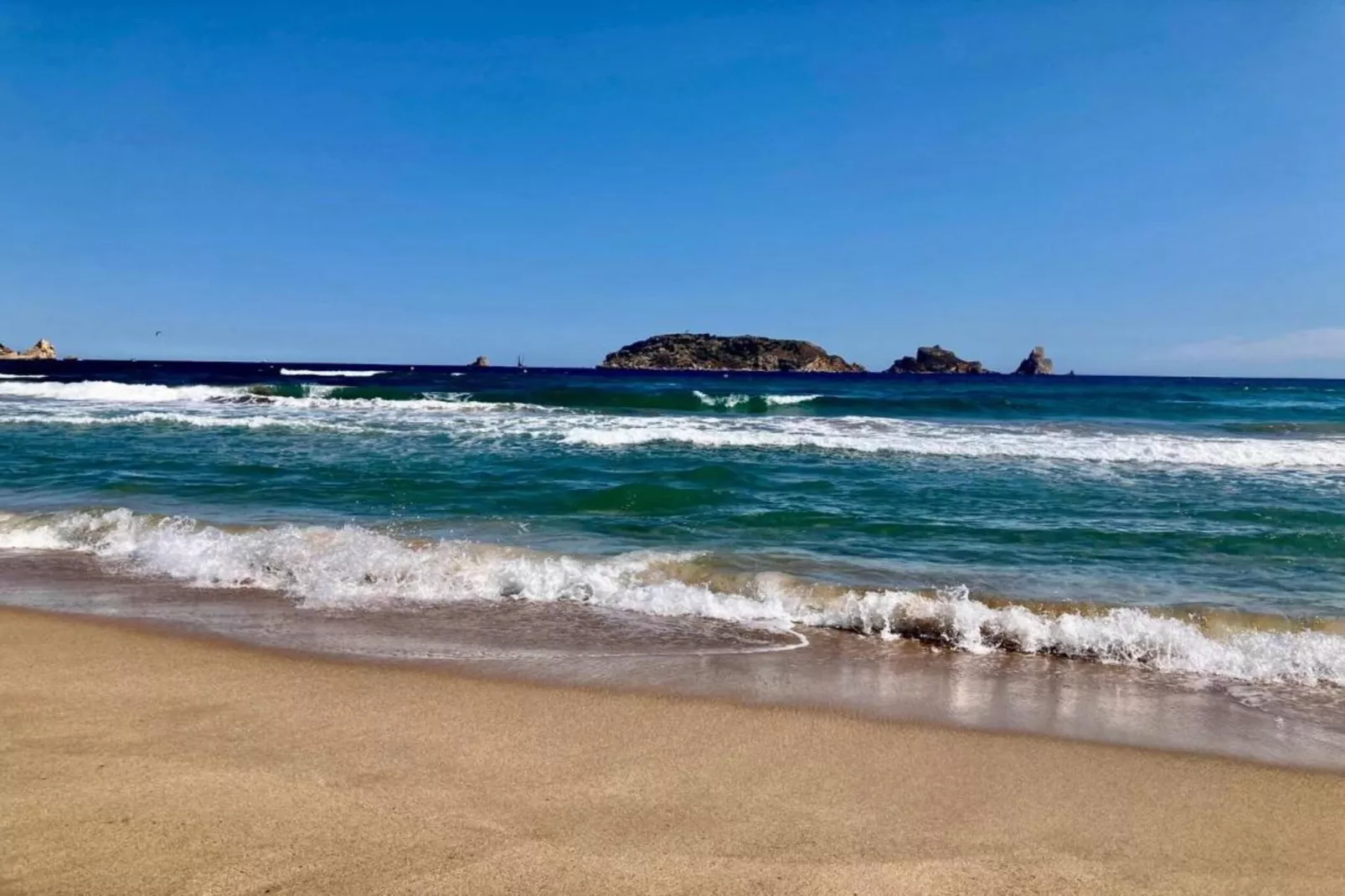 SALLES BEACH 44-Areas summer 1km