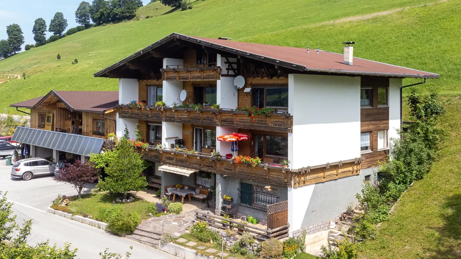 Zaustoi-Exterior in summer