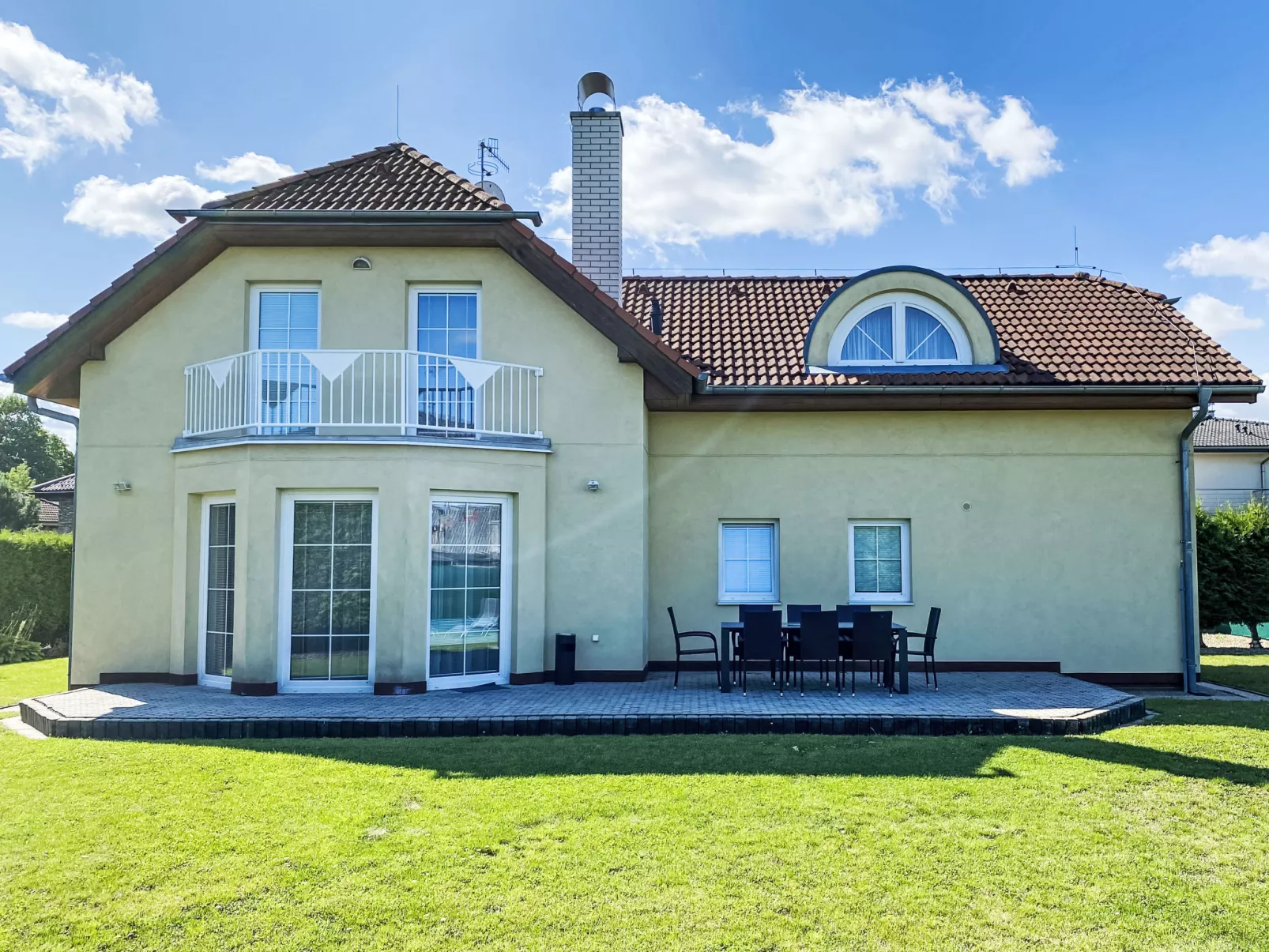 Garden & Terrace Villa-Draußen