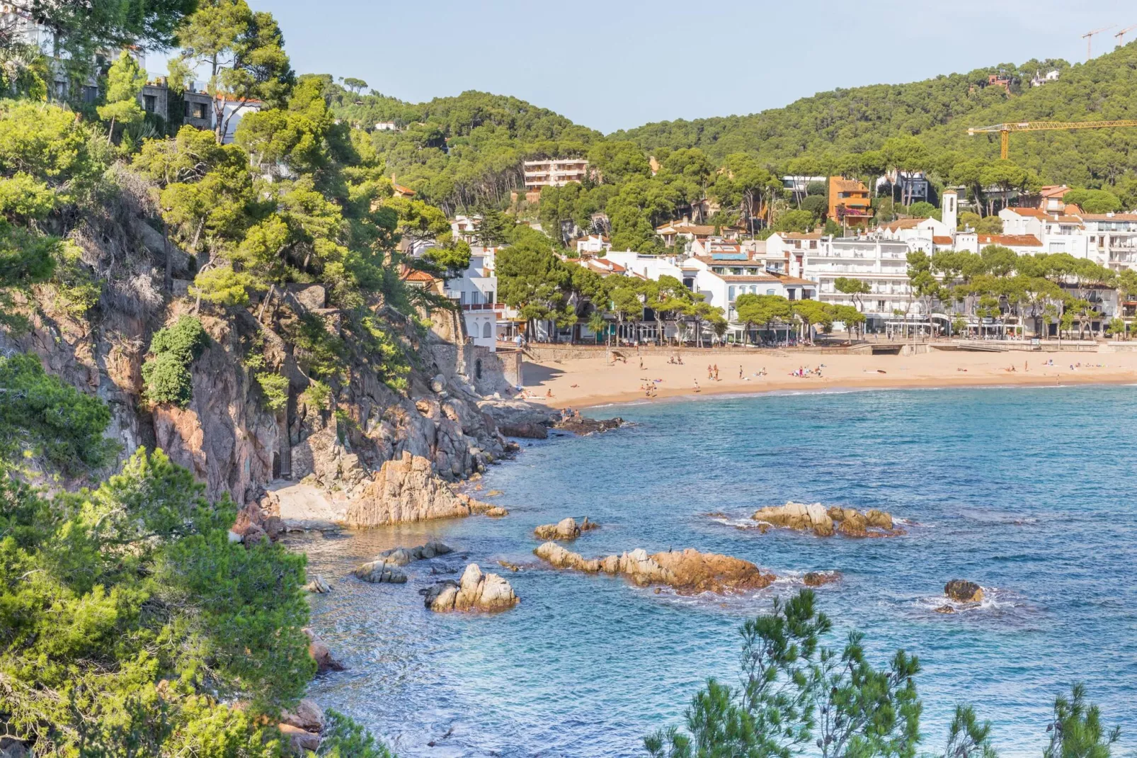 Costa Brava T-4-Areas within 5km in summer