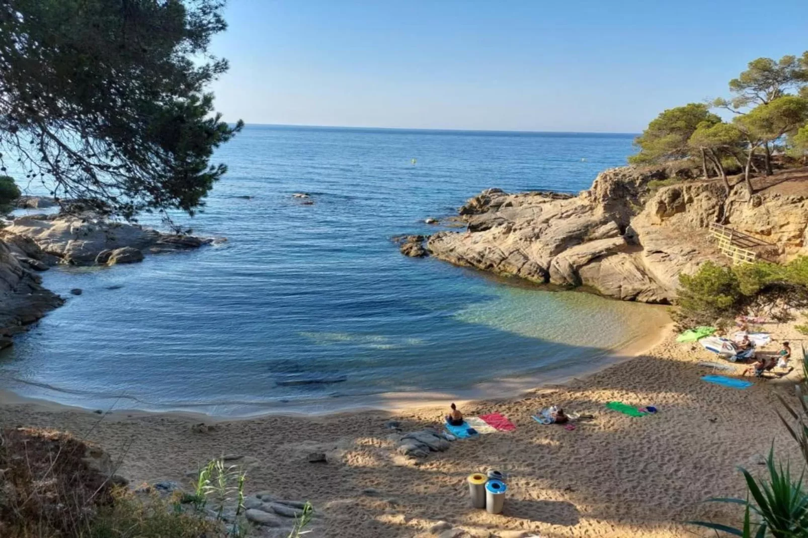 Vila-Areas within 5km in summer
