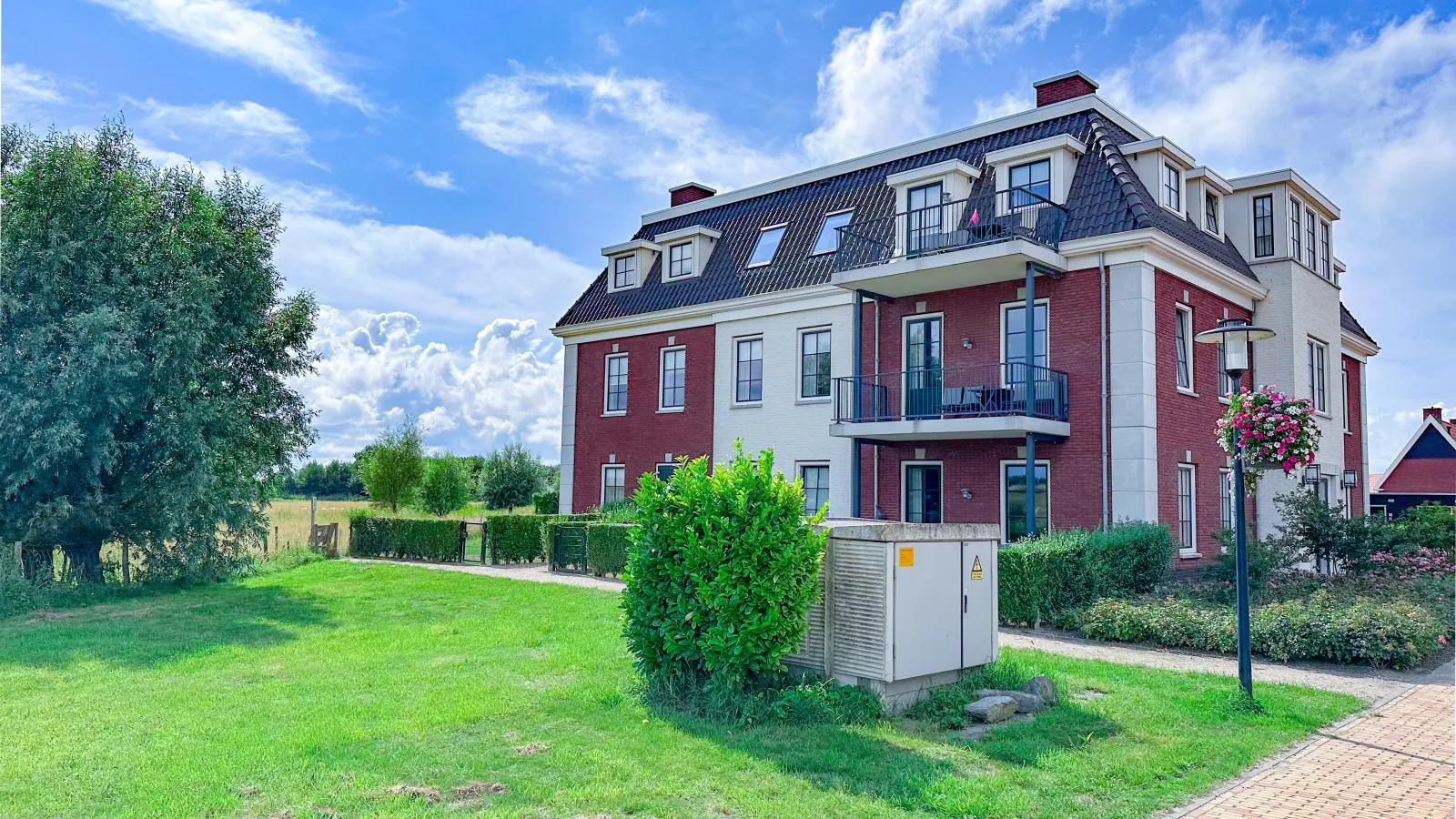 Sauna Zee-Exterior in summer