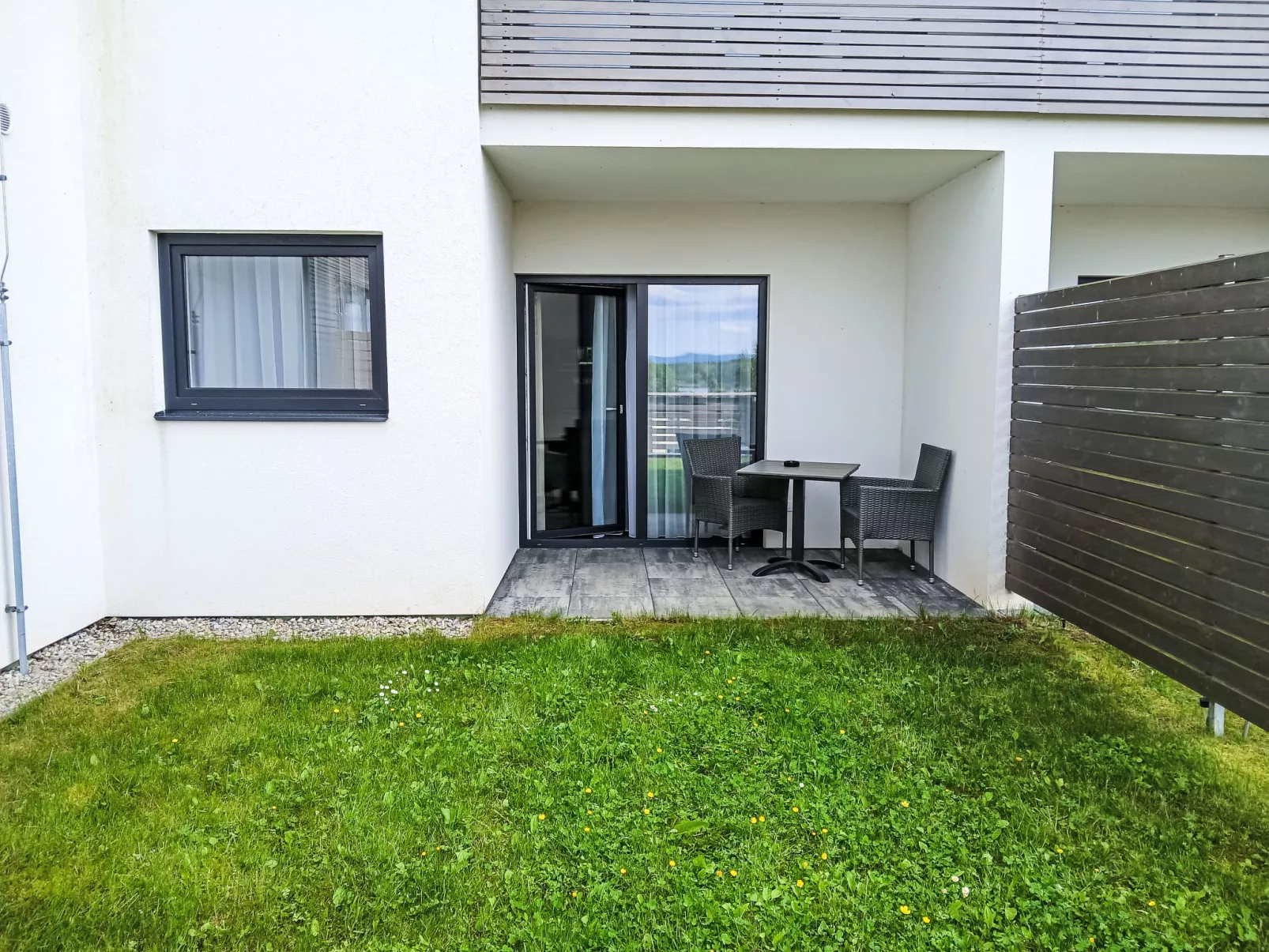 Lakeview Luxury Lodge & Garden-Outside