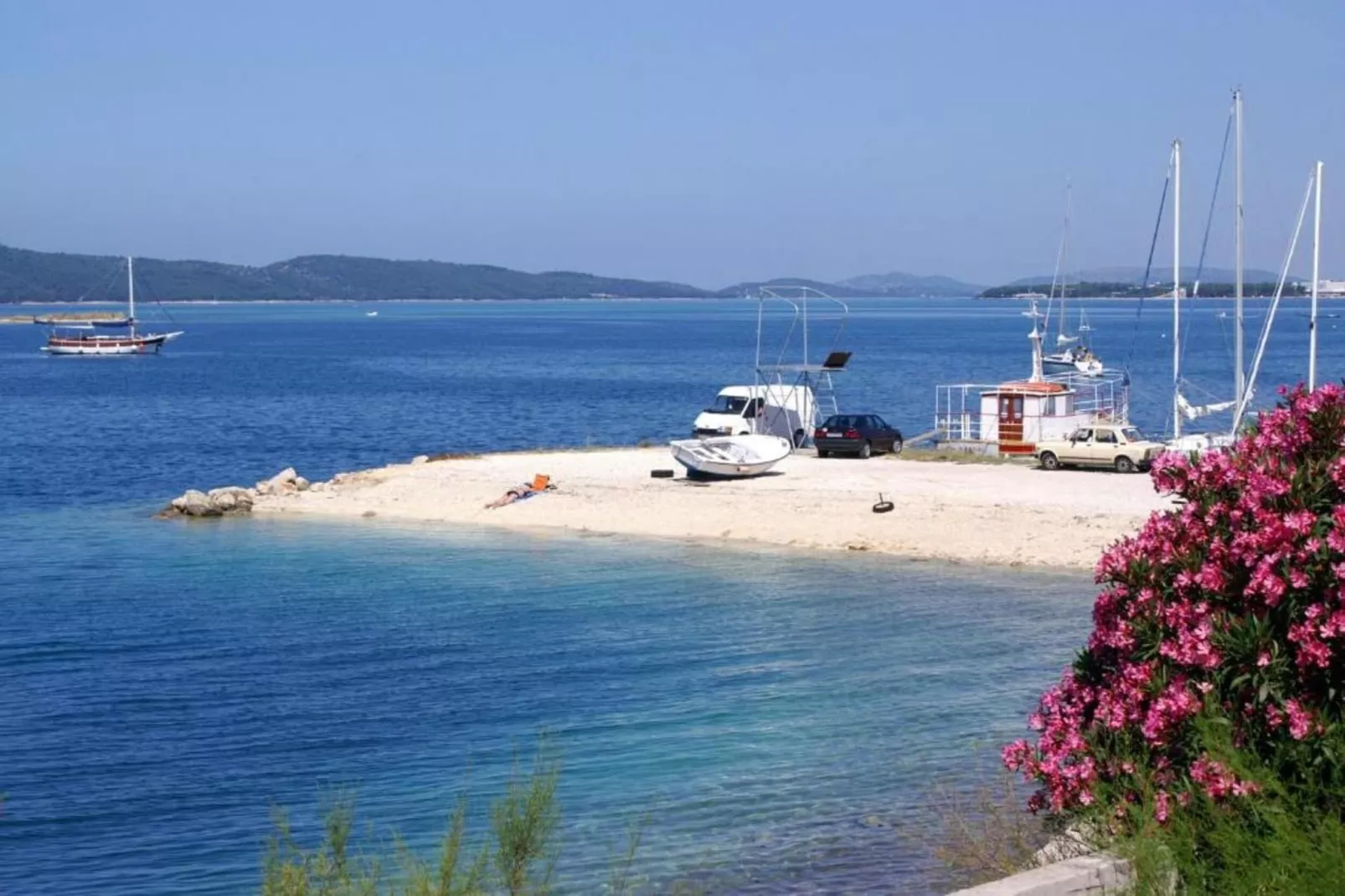 Apartments Gaj Brodarica - A9-Areas within 1km in summer