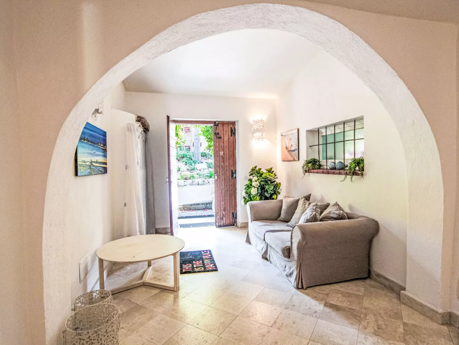 San Pantaleo-Inside