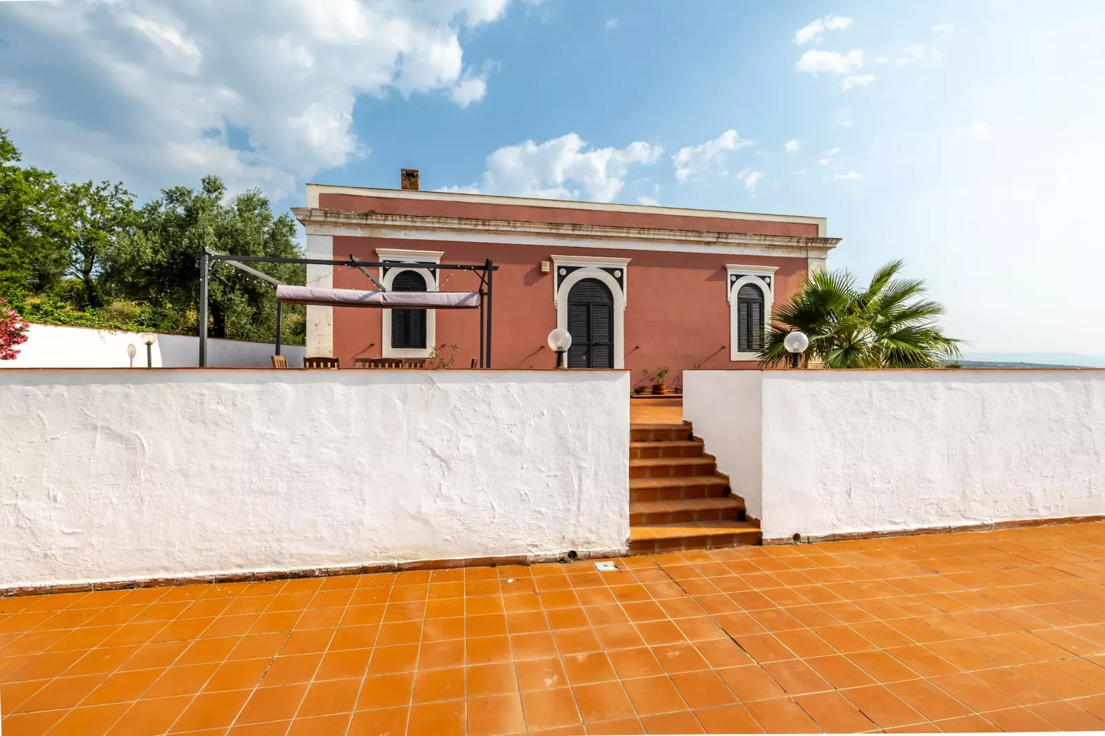 Cirico-Exterior in summer