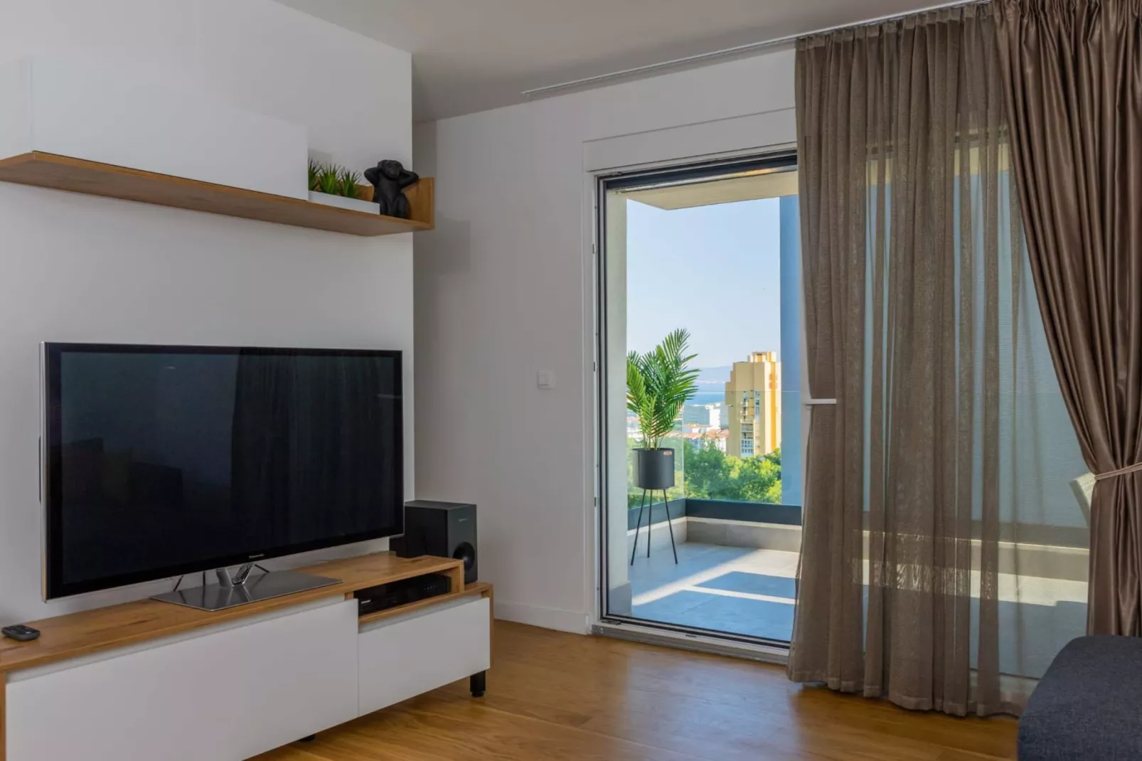 Apartment Jugo - Two Bedroom Apartment with Terrace and Sea View