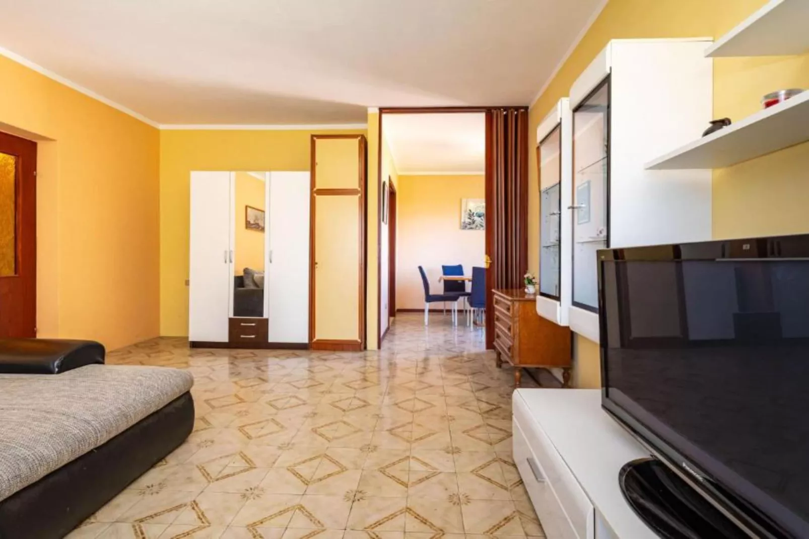 Apartment Serđa - Two Bedroom Apartment with Terrace