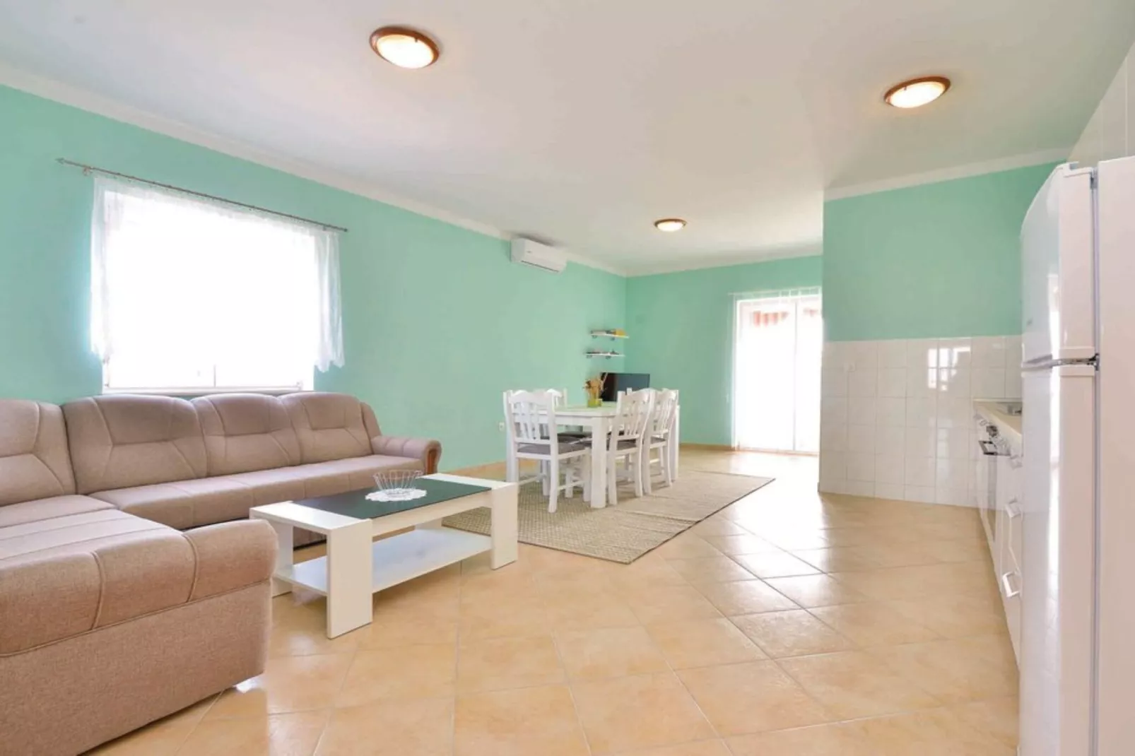 Holiday Home Villa Ksenija - Six Bedroom Holiday Home with Pool