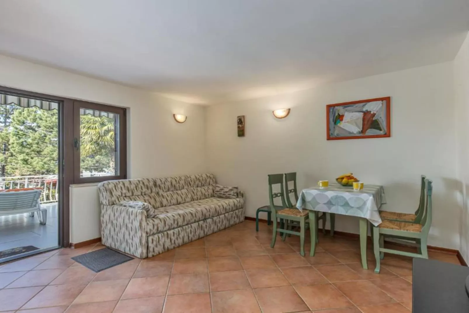 Apartment Villa Mirna - One Bedroom Apartment with Balcony and Garden View
