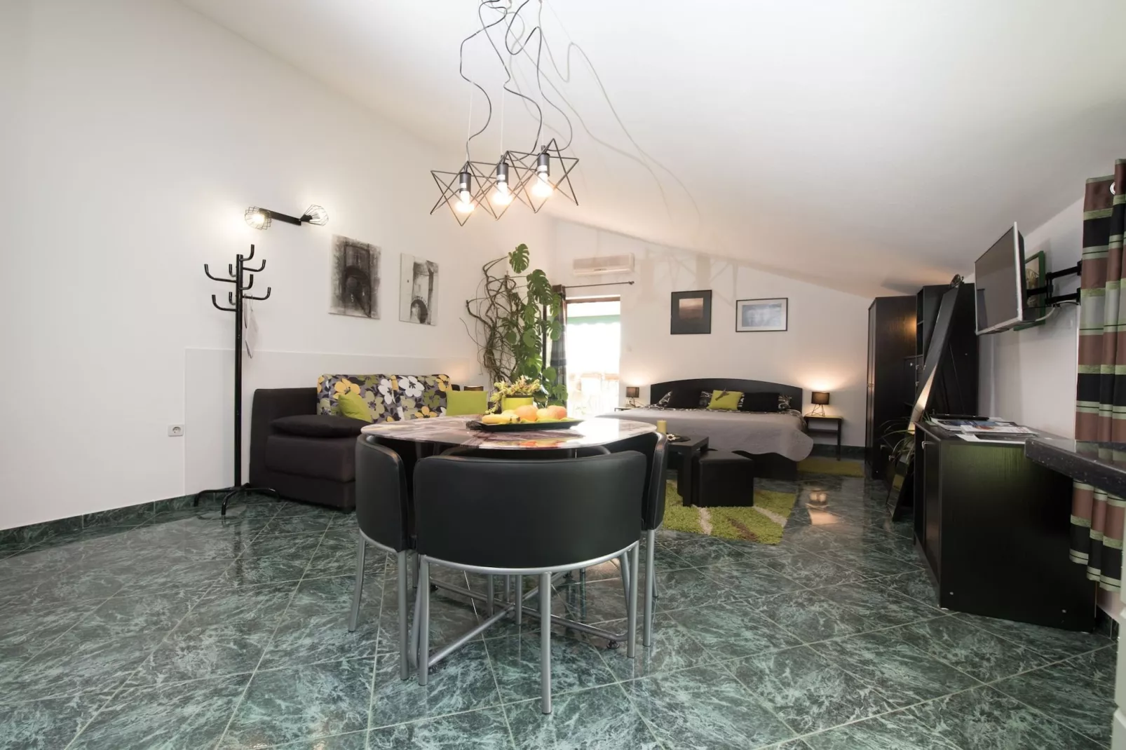 Stylish Lovran Sea View Apartments - Studio Apartment with Balcony and Sea View