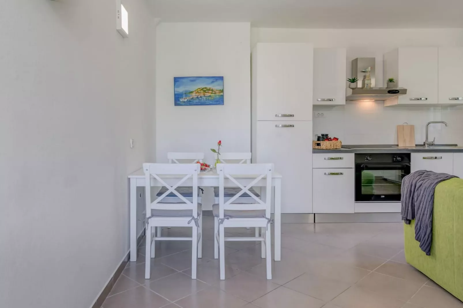 Seaside Getaway Holiday Home with Patio Slatine - Three Bedroom Holiday Home