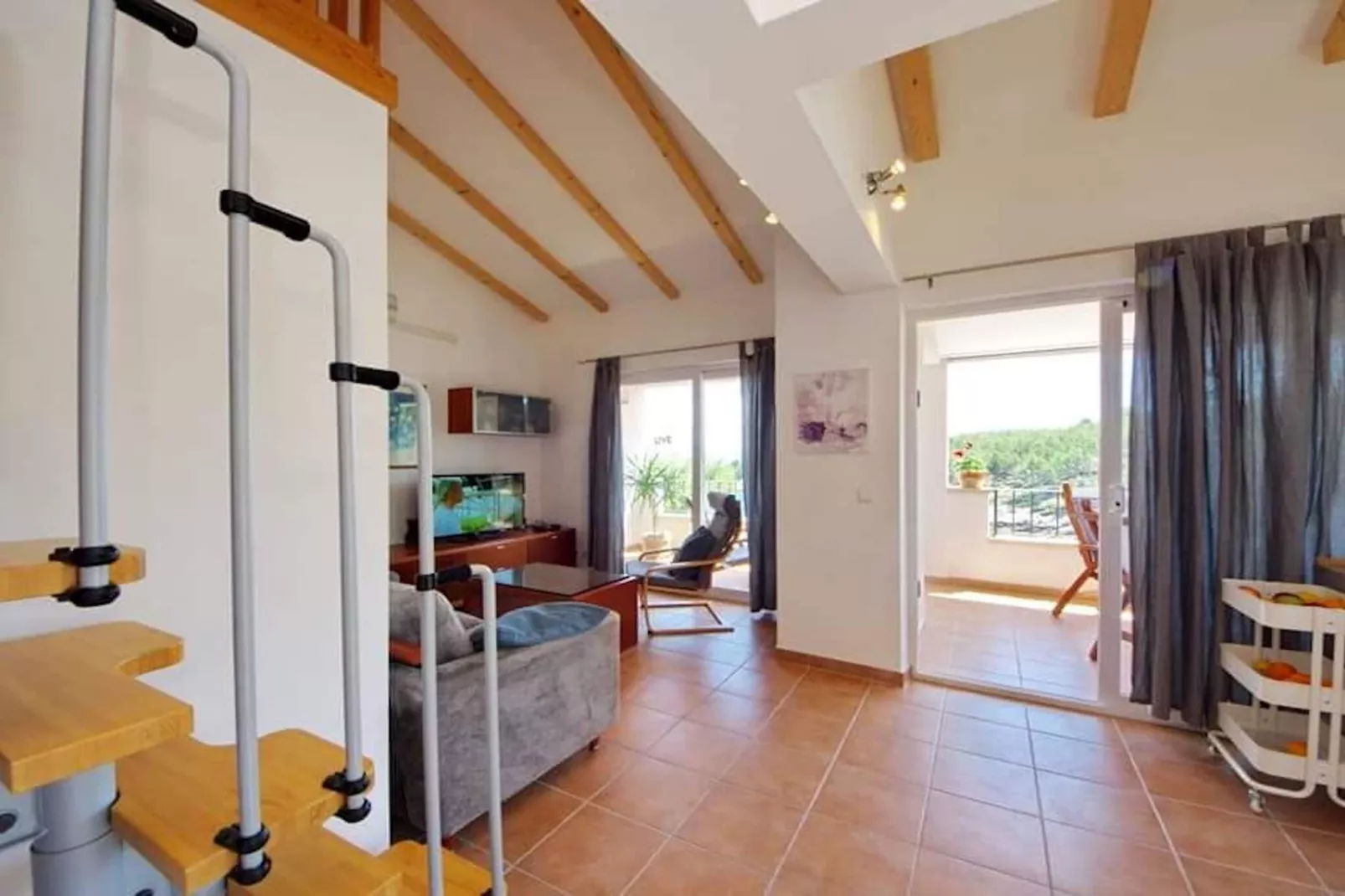 Blissful Bay Apartments Vrboska - Classic Two Bedroom Apartment with Terrace (owner Lavanda)
