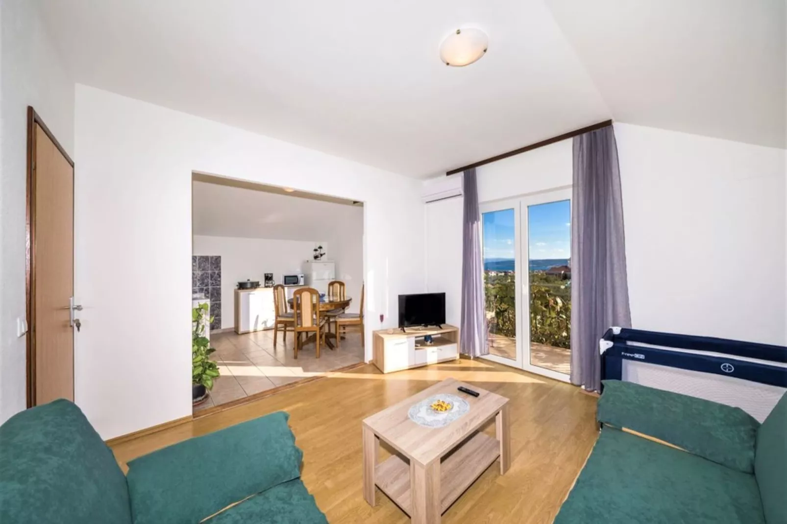Trogir Comfortable Apartment with Terrace - Two Bedroom Apartment with Terrace